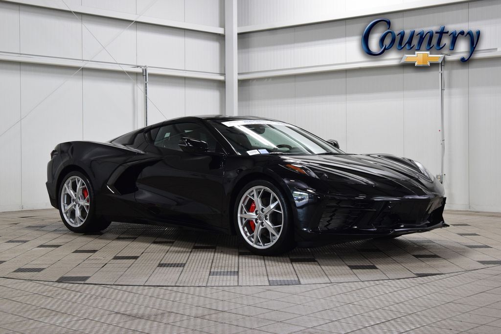 2020 Chevrolet Corvette Stingray — photo 1 of 13