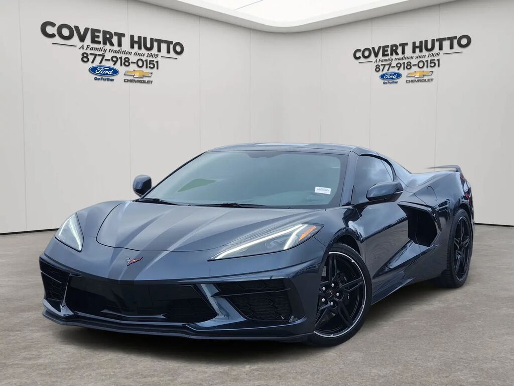 2021 Chevrolet Corvette Stingray — photo 1 of 13