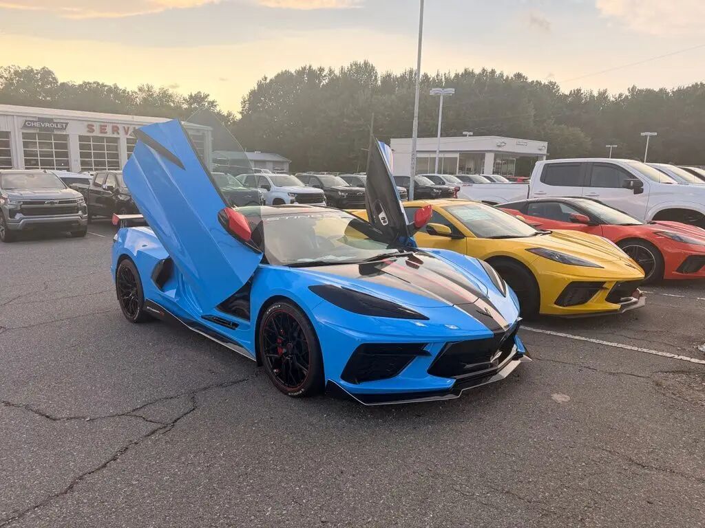 2022 Chevrolet Corvette Stingray — photo 1 of 13