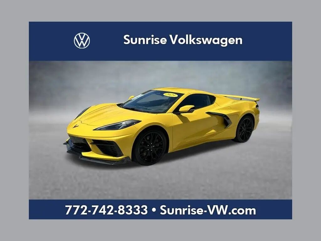 2025 Chevrolet Corvette Stingray — photo 1 of 13