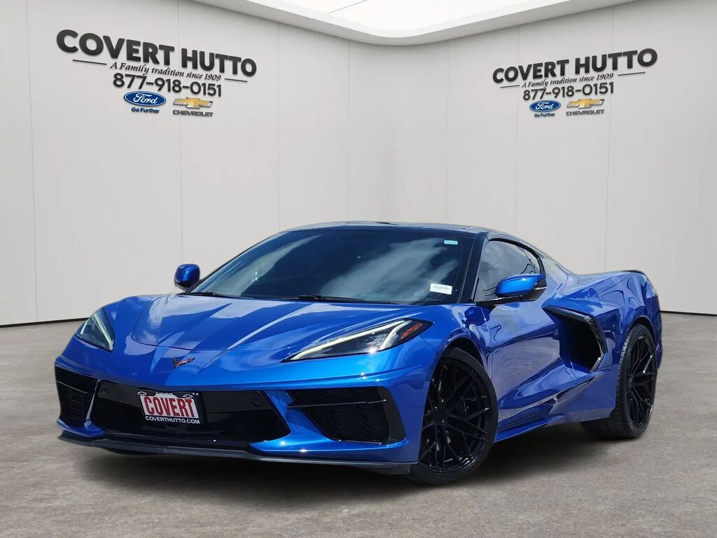 2021 Chevrolet Corvette Stingray — photo 1 of 13