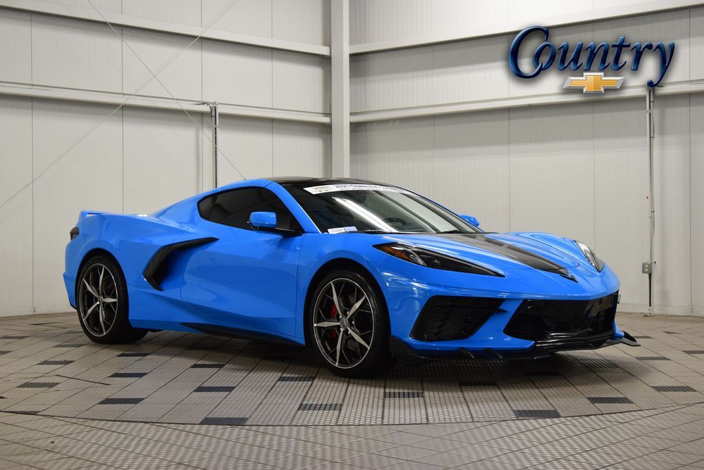 2021 Chevrolet Corvette Stingray — photo 1 of 13