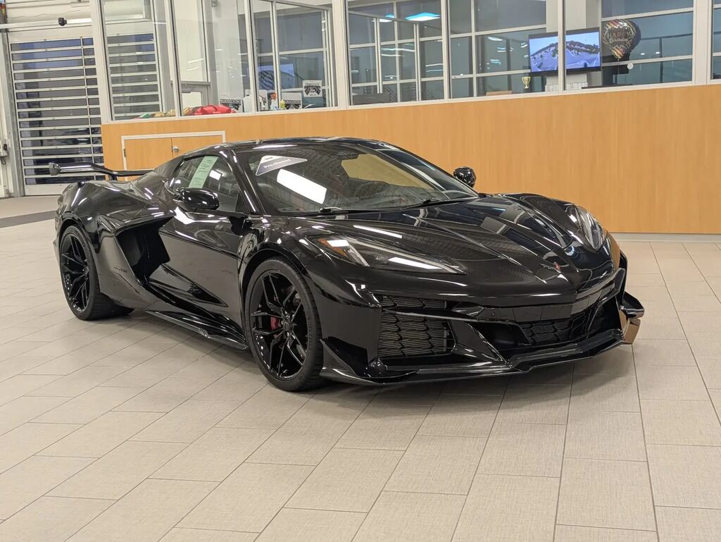 2025 Chevrolet Corvette Z06 — photo 1 of 13