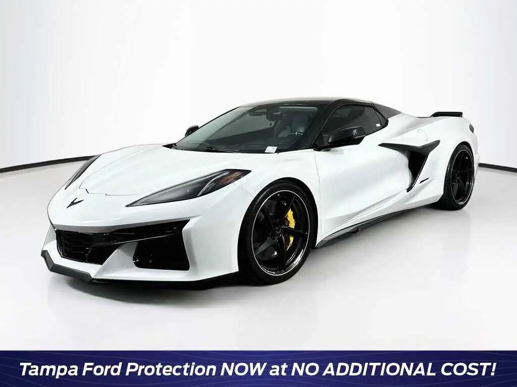 2025 Chevrolet Corvette E-Ray — photo 1 of 13