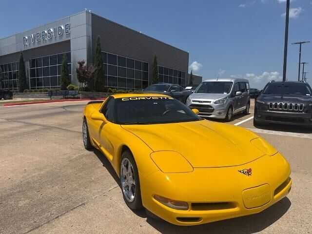 2004 Chevrolet Corvette Base