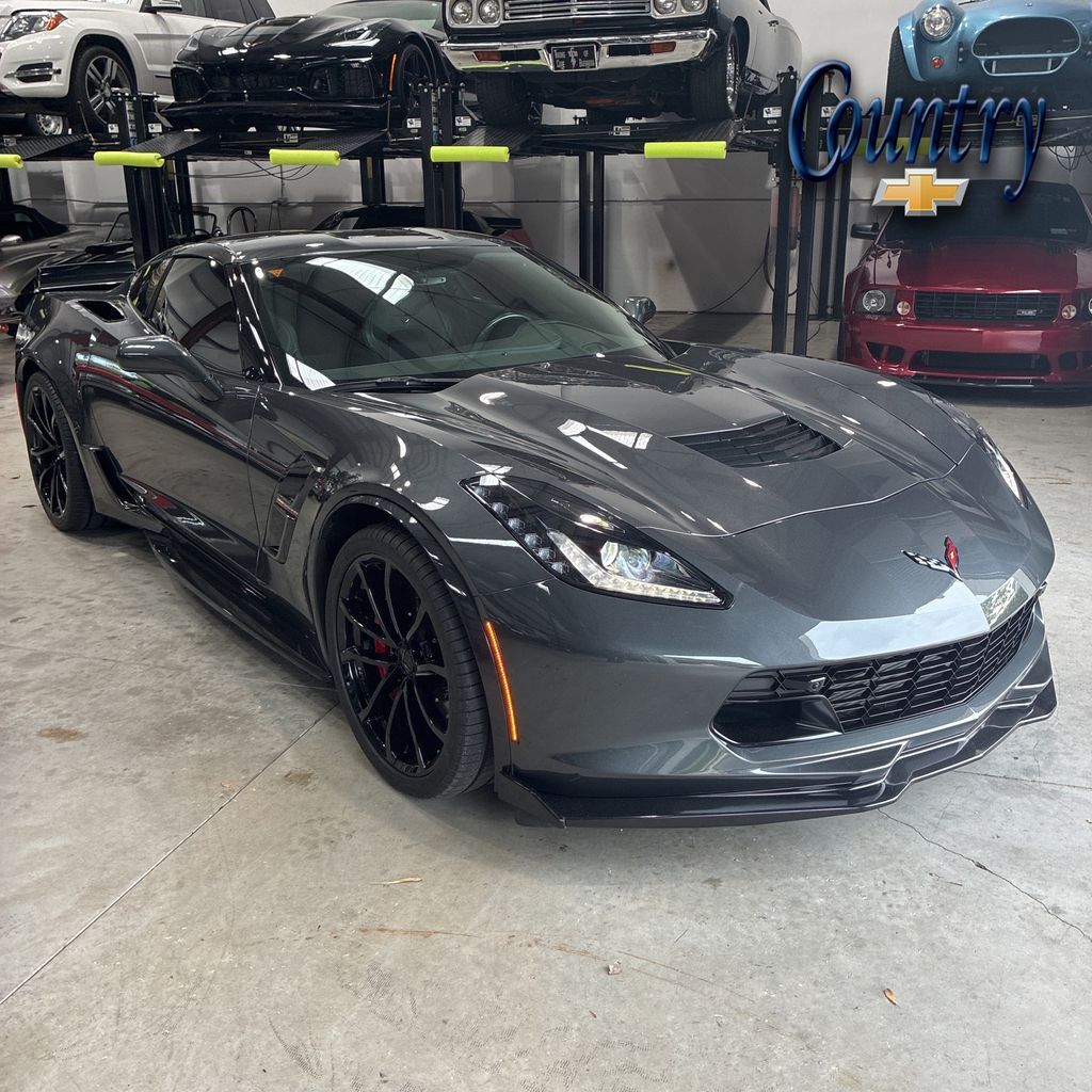 2017 Chevrolet Corvette Grand Sport — photo 1 of 13