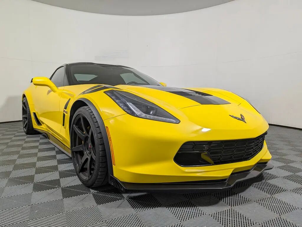 2019 Chevrolet Corvette Grand Sport — photo 1 of 13