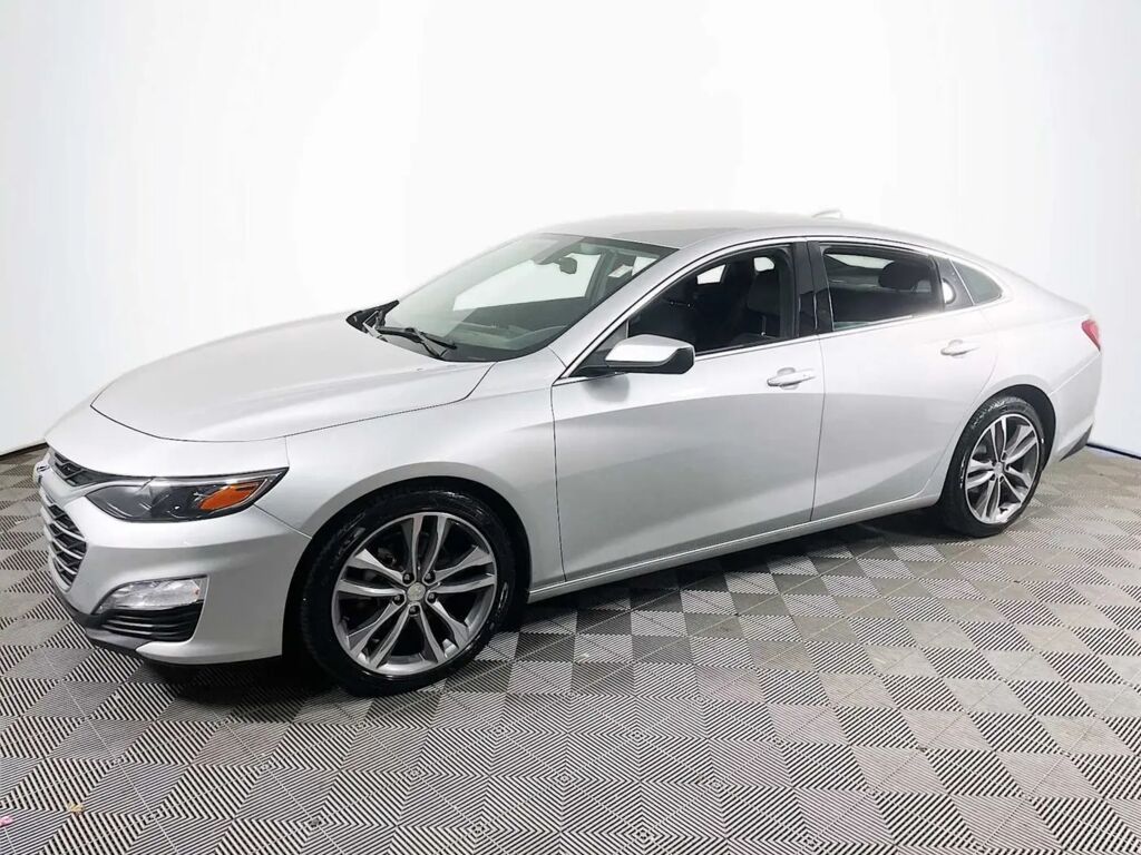 2022 Chevrolet Malibu LT — photo 1 of 13