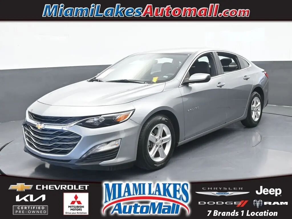 2024 Chevrolet Malibu LT — photo 1 of 13