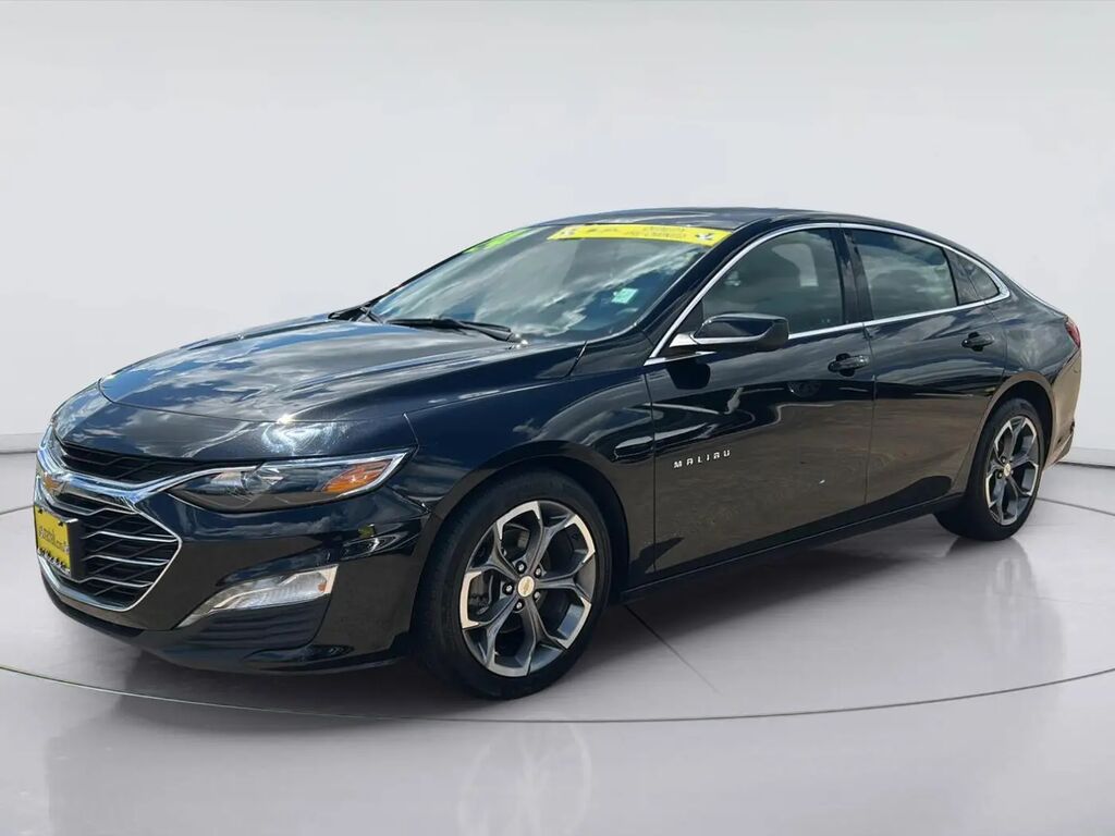 2024 Chevrolet Malibu LT — photo 1 of 13
