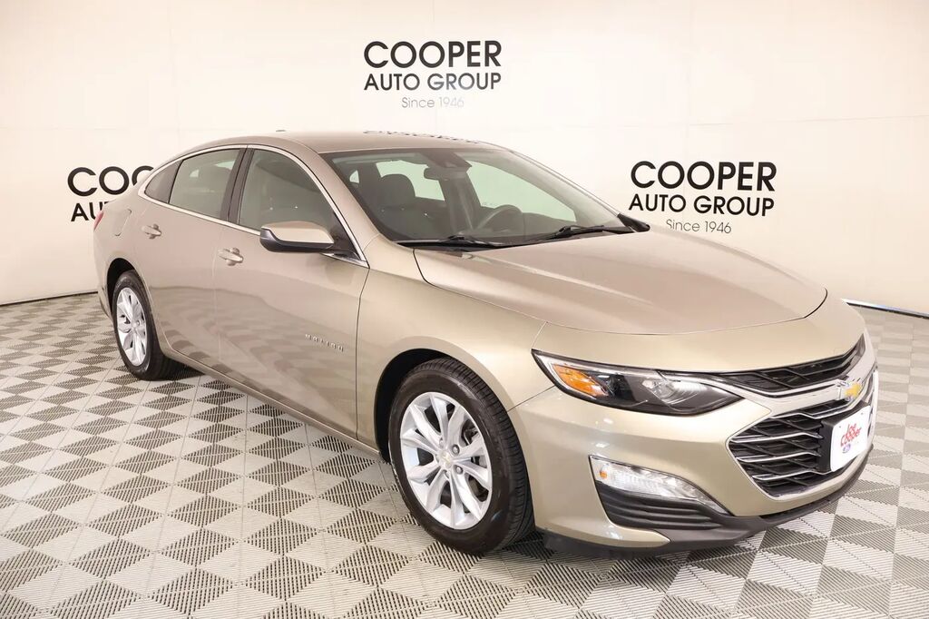 2025 Chevrolet Malibu LT — photo 1 of 13