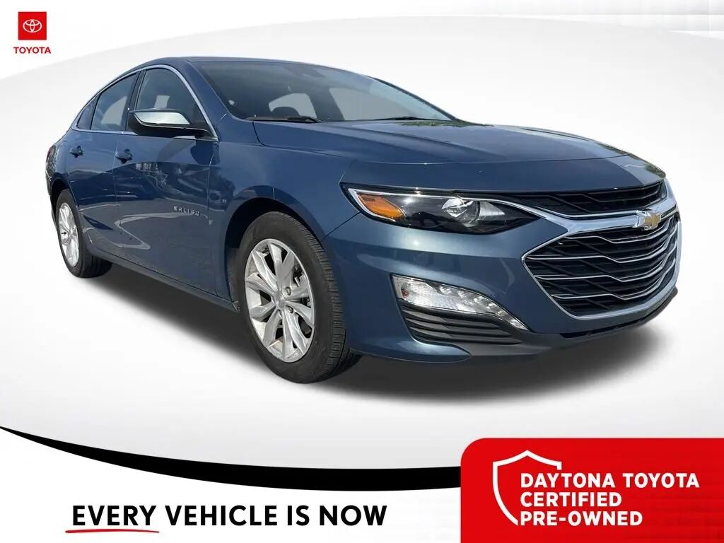 2025 Chevrolet Malibu LT — photo 1 of 10