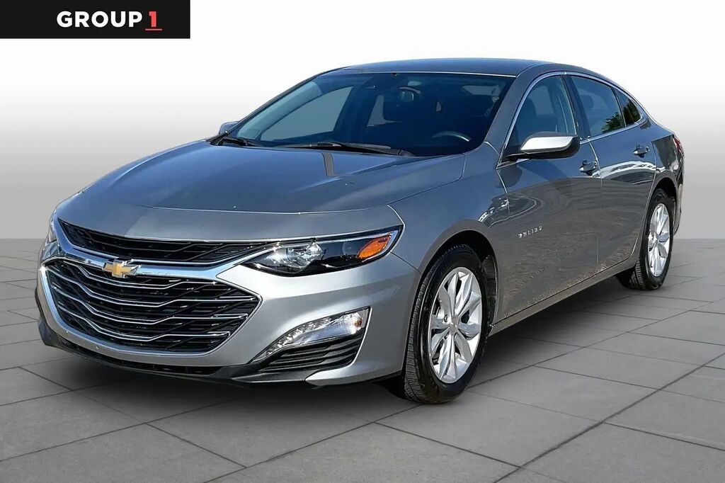 2024 Chevrolet Malibu LT — photo 1 of 13