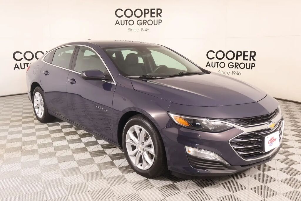 2025 Chevrolet Malibu LT — photo 1 of 13