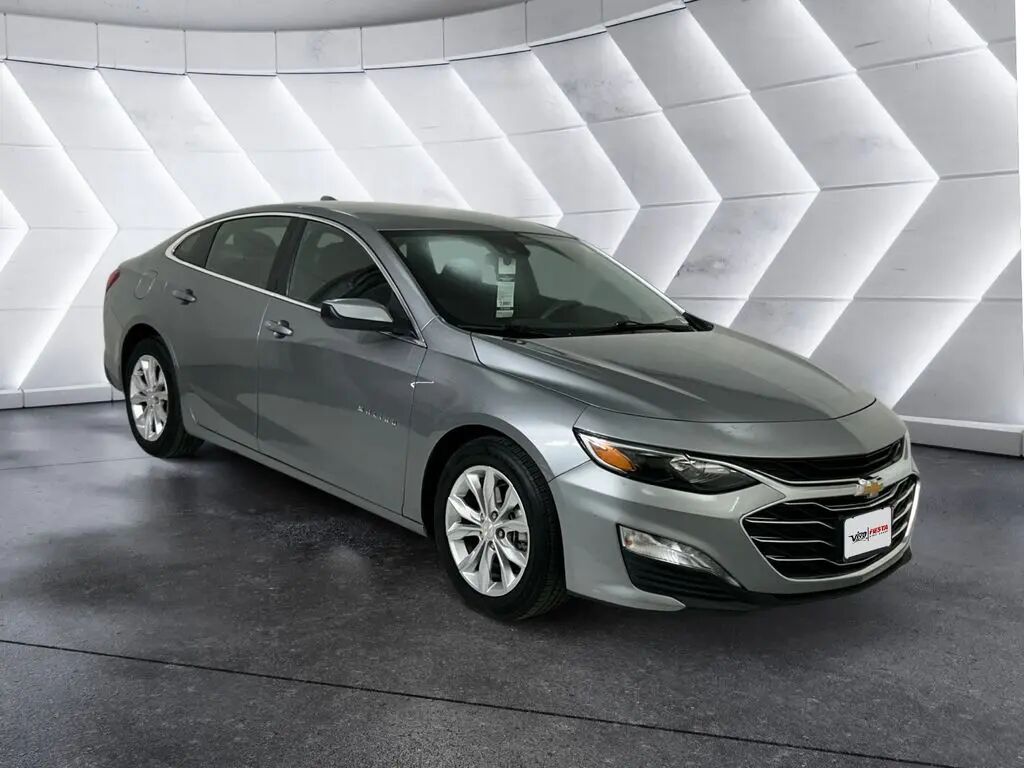 2024 Chevrolet Malibu LT — photo 1 of 27
