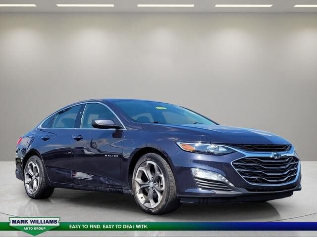 2023 Chevrolet Malibu LT — photo 1 of 12
