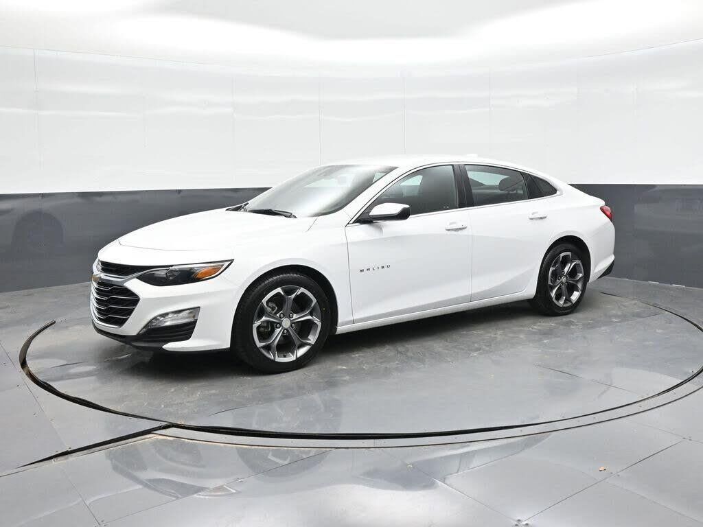 2024 Chevrolet Malibu LT — photo 1 of 1