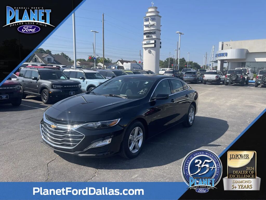2024 Chevrolet Malibu LT — photo 1 of 5