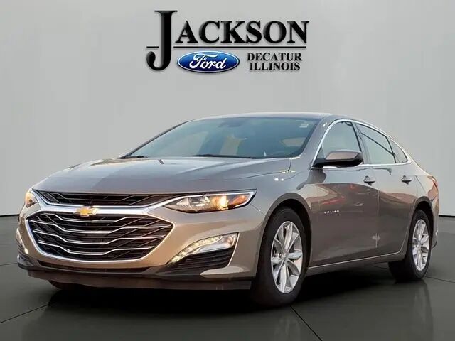 2025 Chevrolet Malibu LT — photo 1 of 13