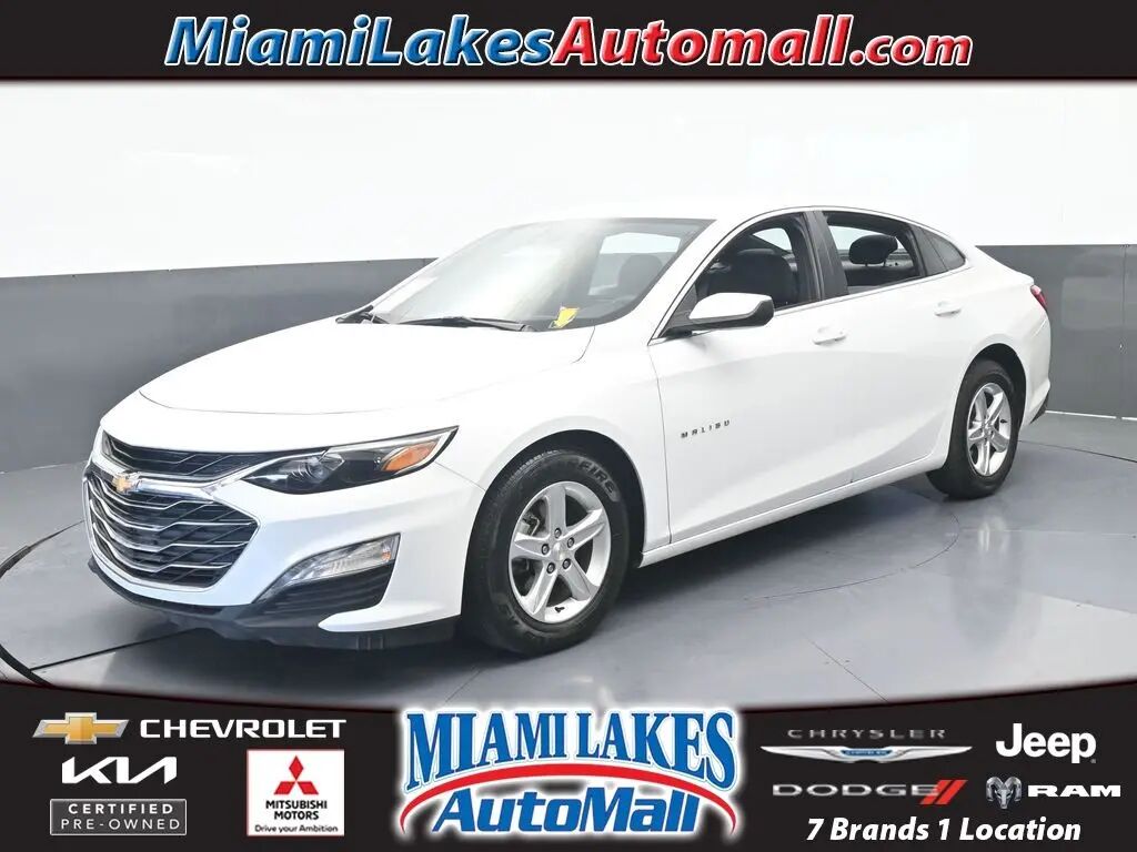2024 Chevrolet Malibu LT — photo 1 of 13