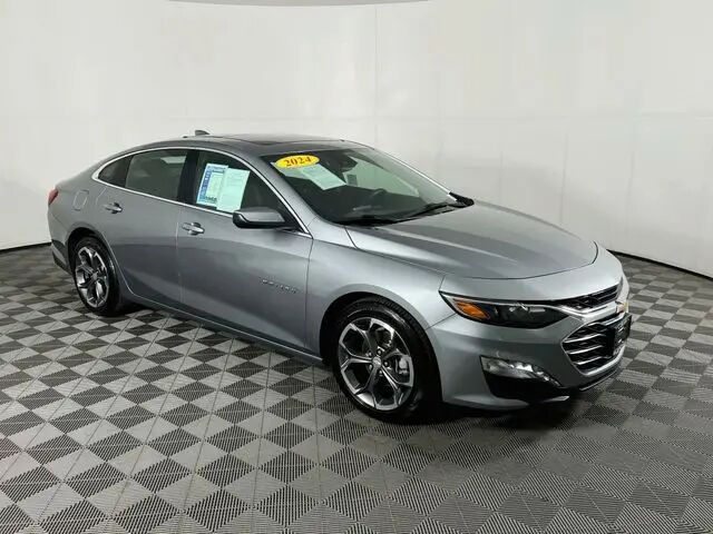2024 Chevrolet Malibu LT — photo 1 of 13