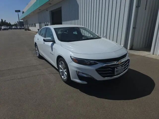 2024 Chevrolet Malibu LT — photo 1 of 5