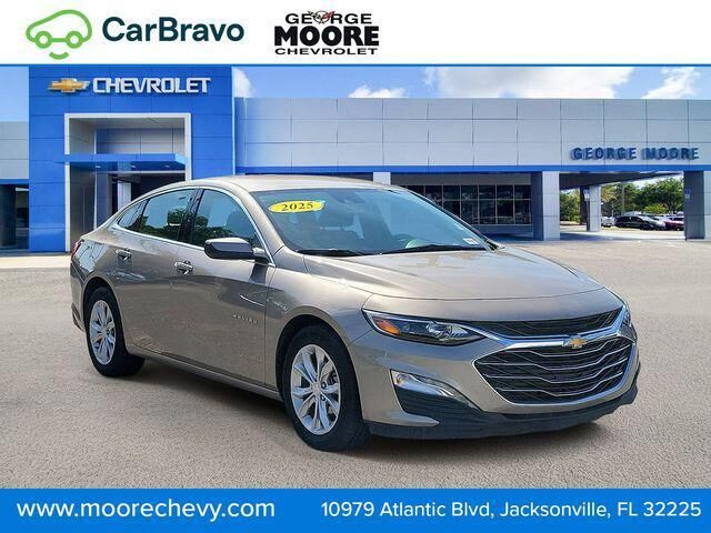2025 Chevrolet Malibu LT — photo 1 of 13