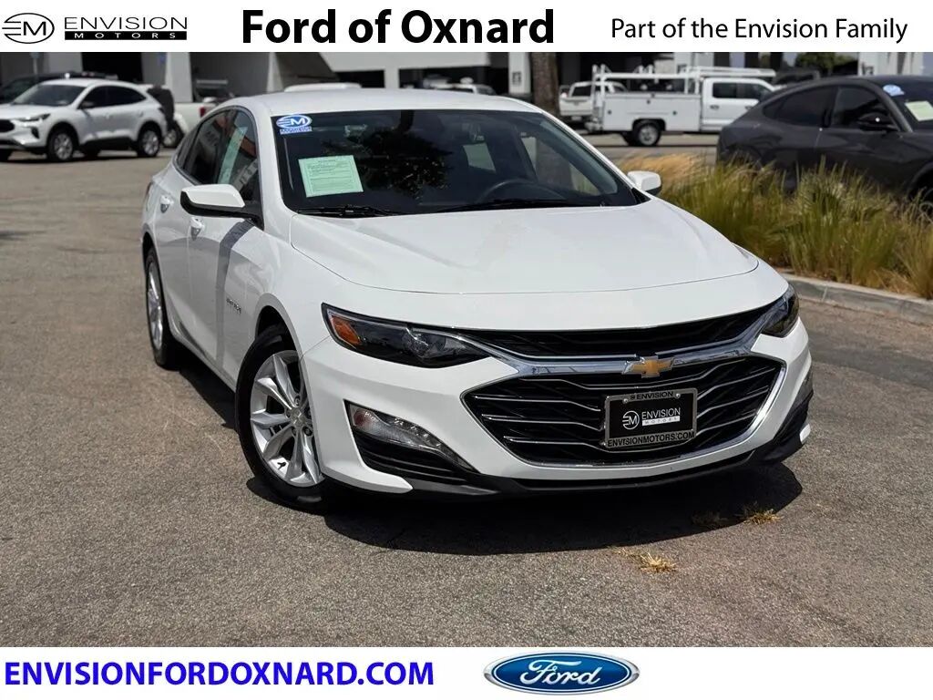 2023 Chevrolet Malibu LT — photo 1 of 13