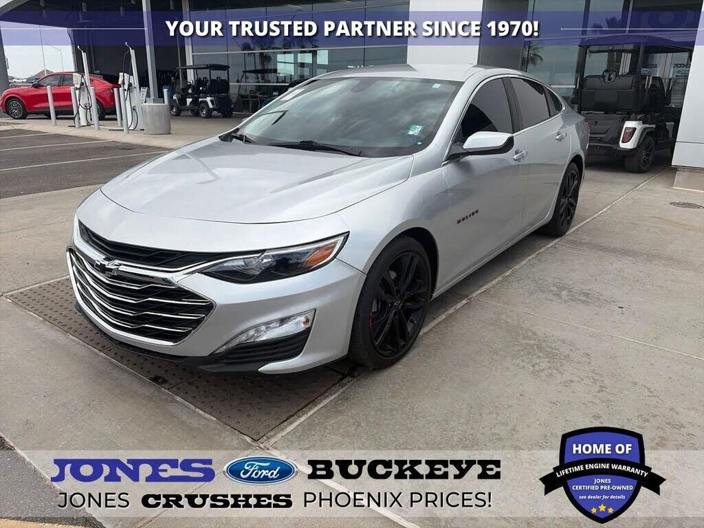 2020 Chevrolet Malibu LT — photo 1 of 2