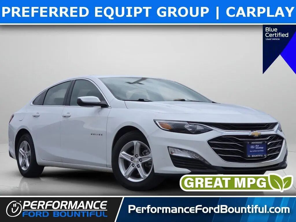 2022 Chevrolet Malibu LT — photo 1 of 12