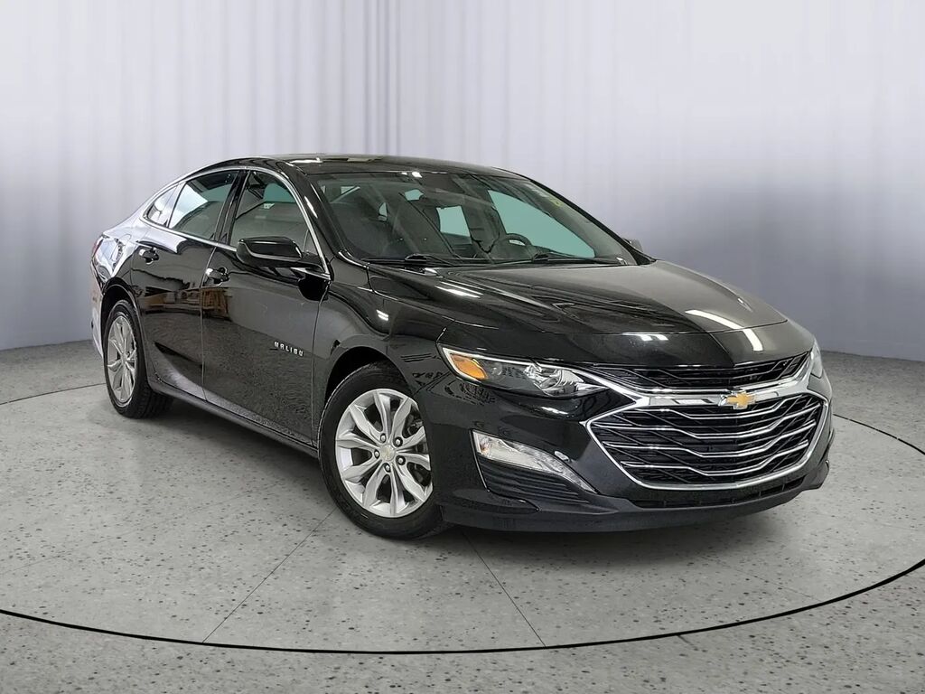 2024 Chevrolet Malibu LT — photo 1 of 13