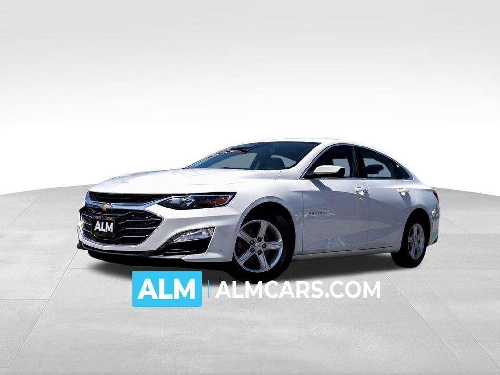2024 Chevrolet Malibu LT — photo 1 of 13