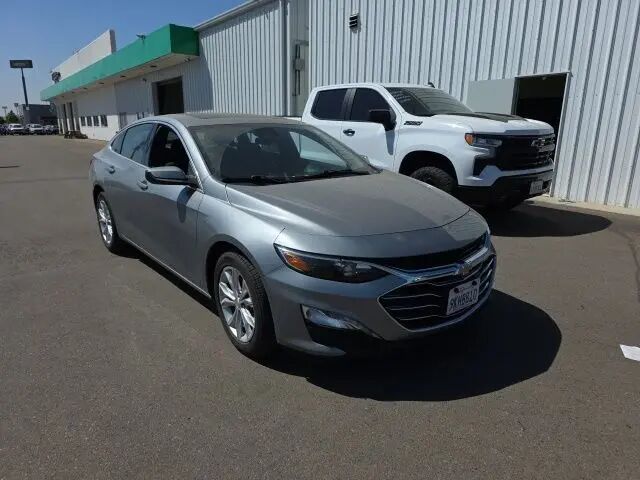 2024 Chevrolet Malibu LT — photo 1 of 5