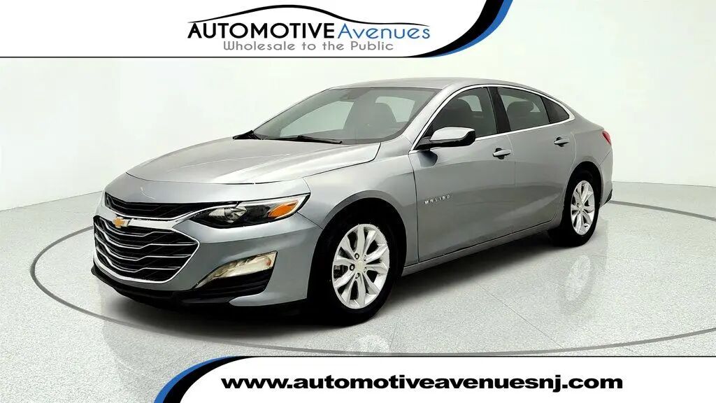 2023 Chevrolet Malibu LT — photo 1 of 13