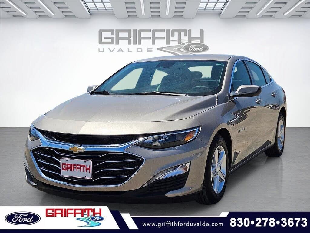 2024 Chevrolet Malibu LT — photo 1 of 1
