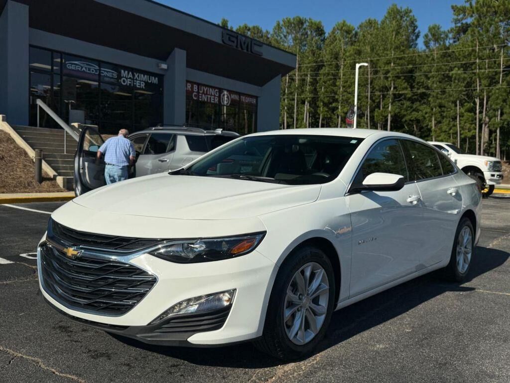 2025 Chevrolet Malibu LT — photo 1 of 1