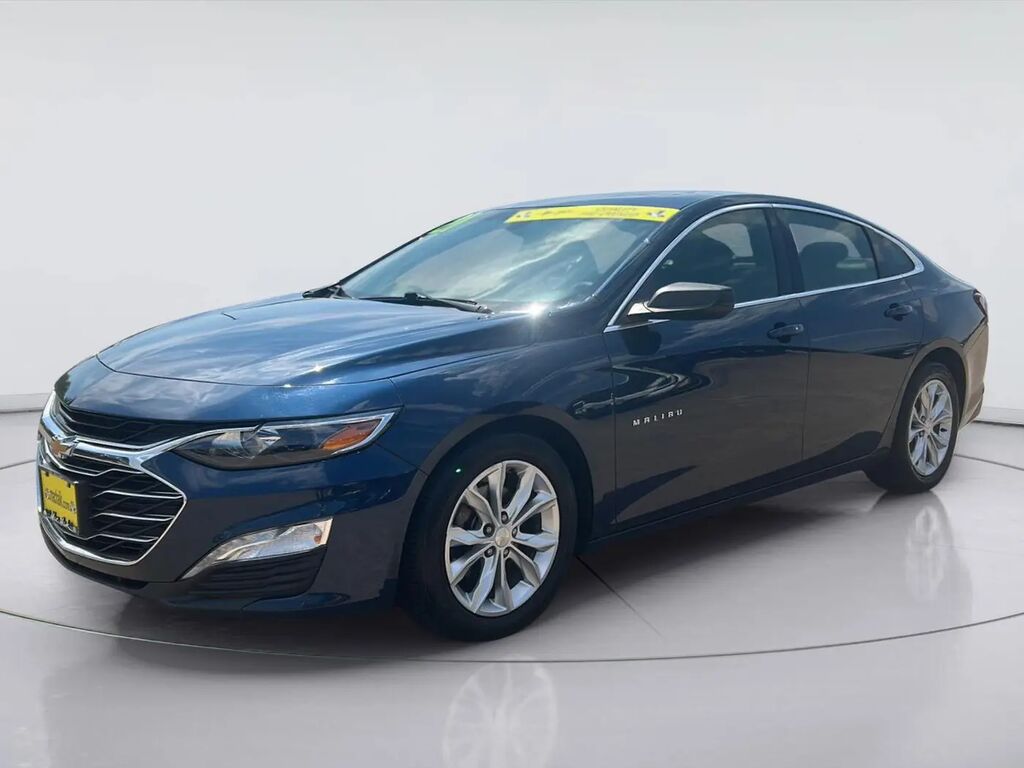 2021 Chevrolet Malibu LT — photo 1 of 13