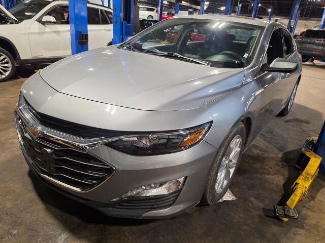 2023 Chevrolet Malibu LT — photo 1 of 6