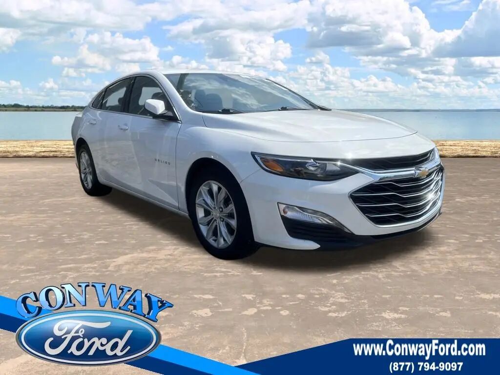 2023 Chevrolet Malibu LT — photo 1 of 6
