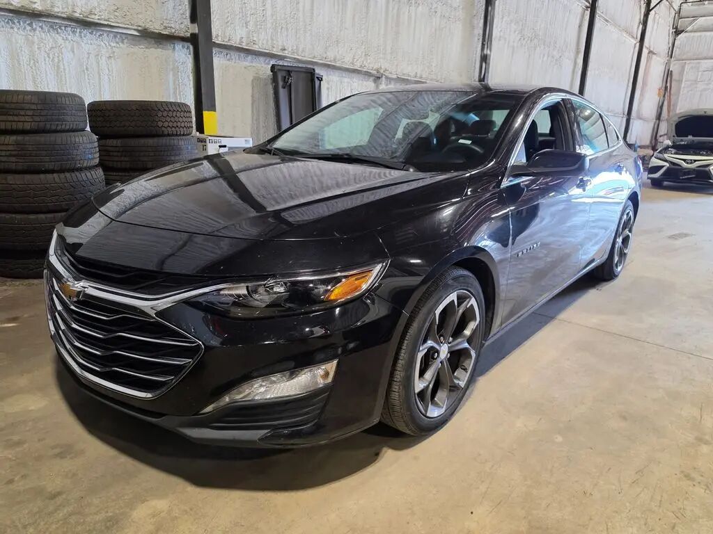 2024 Chevrolet Malibu LT — photo 1 of 11