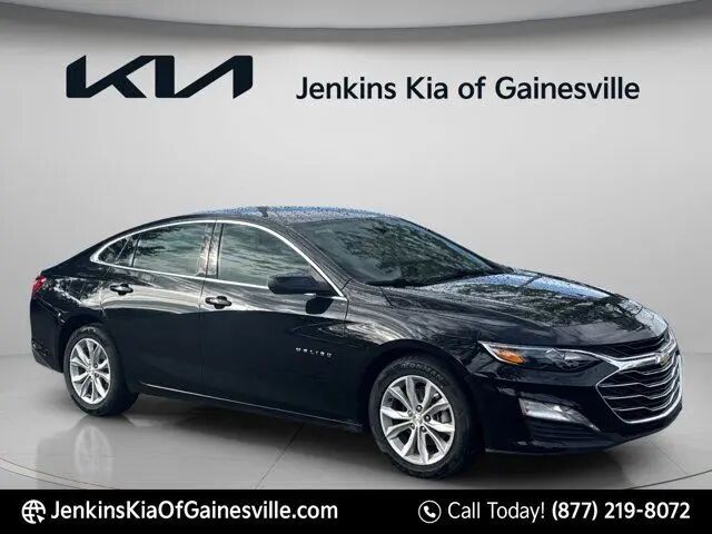 2025 Chevrolet Malibu LT — photo 1 of 13