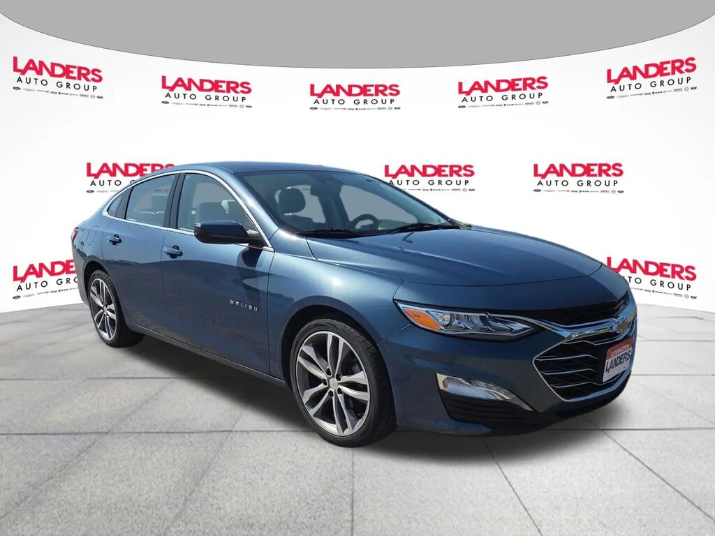 2024 Chevrolet Malibu LT — photo 1 of 13