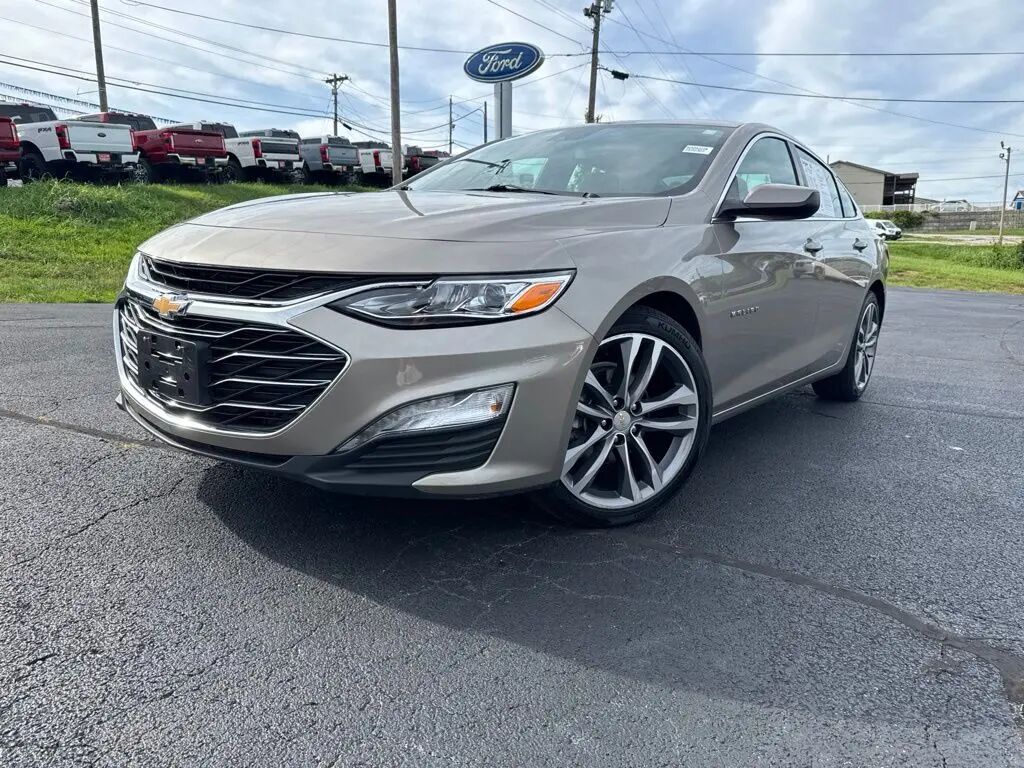 2024 Chevrolet Malibu LT — photo 1 of 13