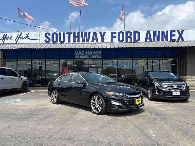 2024 Chevrolet Malibu LT — photo 1 of 8