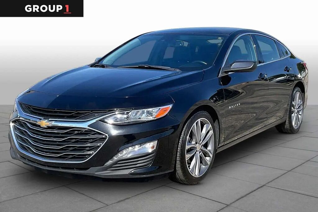 2024 Chevrolet Malibu LT — photo 1 of 12