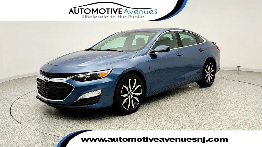 2024 Chevrolet Malibu RS — photo 1 of 13