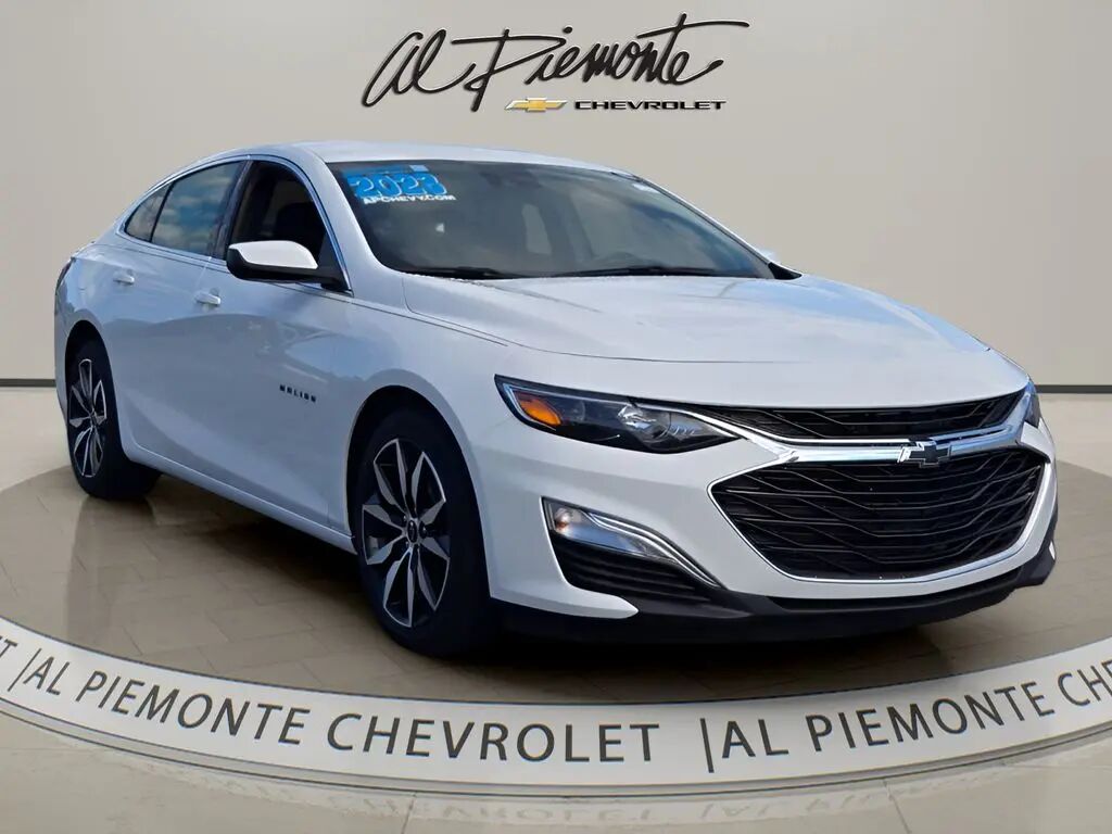 2023 Chevrolet Malibu RS — photo 1 of 13