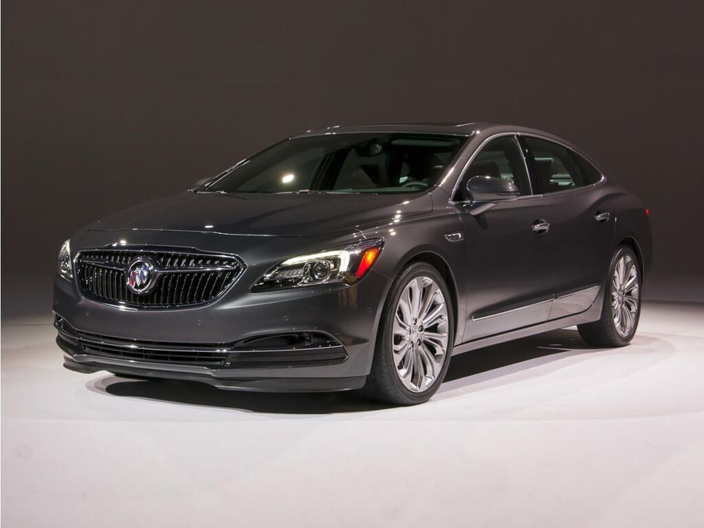 2017 Buick LaCrosse Essence — photo 1 of 2