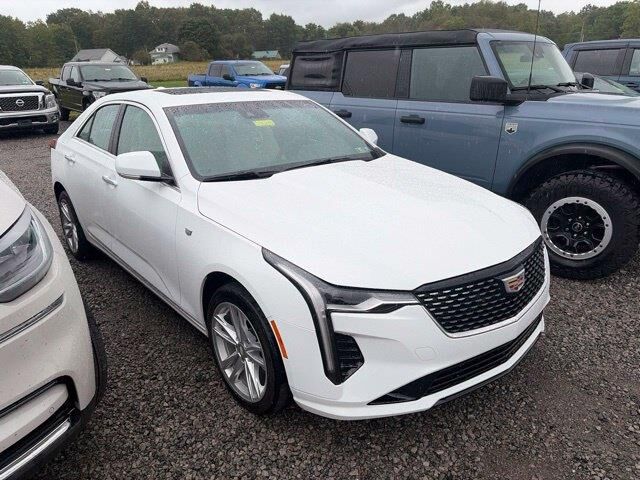 2022 Cadillac CT4 Luxury