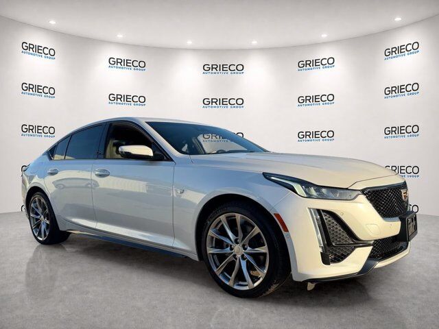 2022 Cadillac CT5 Sport — photo 1 of 10
